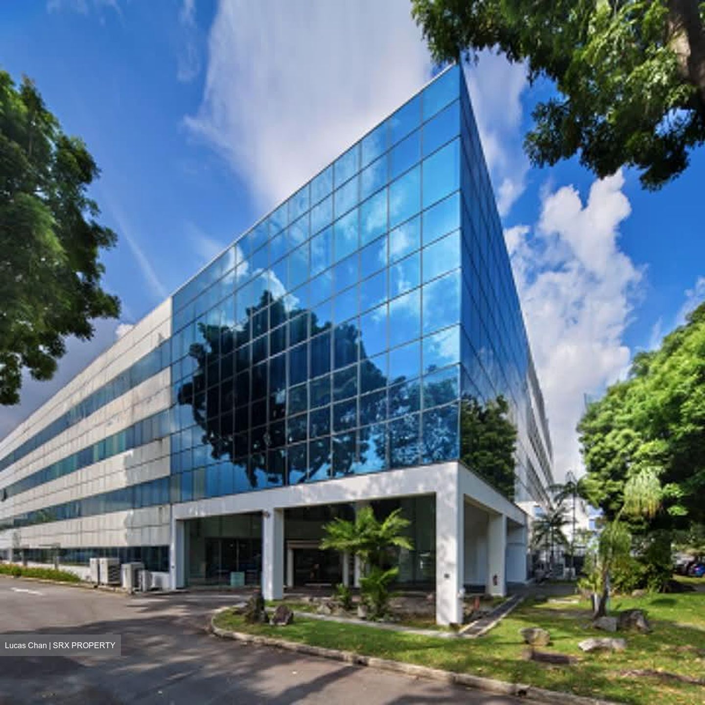 Moreton Logistics Centre (D5), Office #548792211